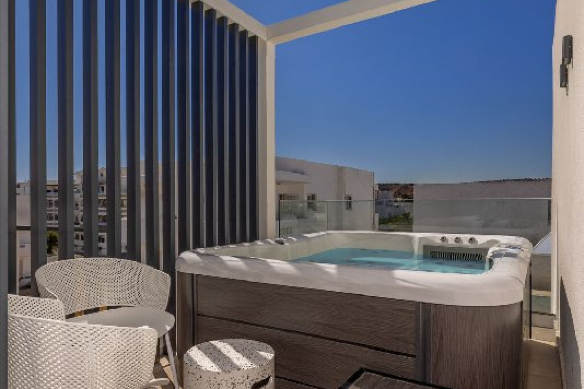Cabana White Boutique Hotel and Suites