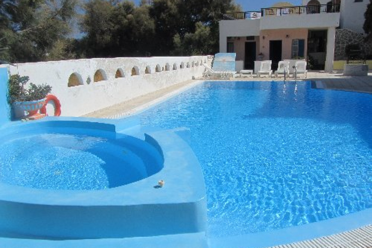 Limnes Villa