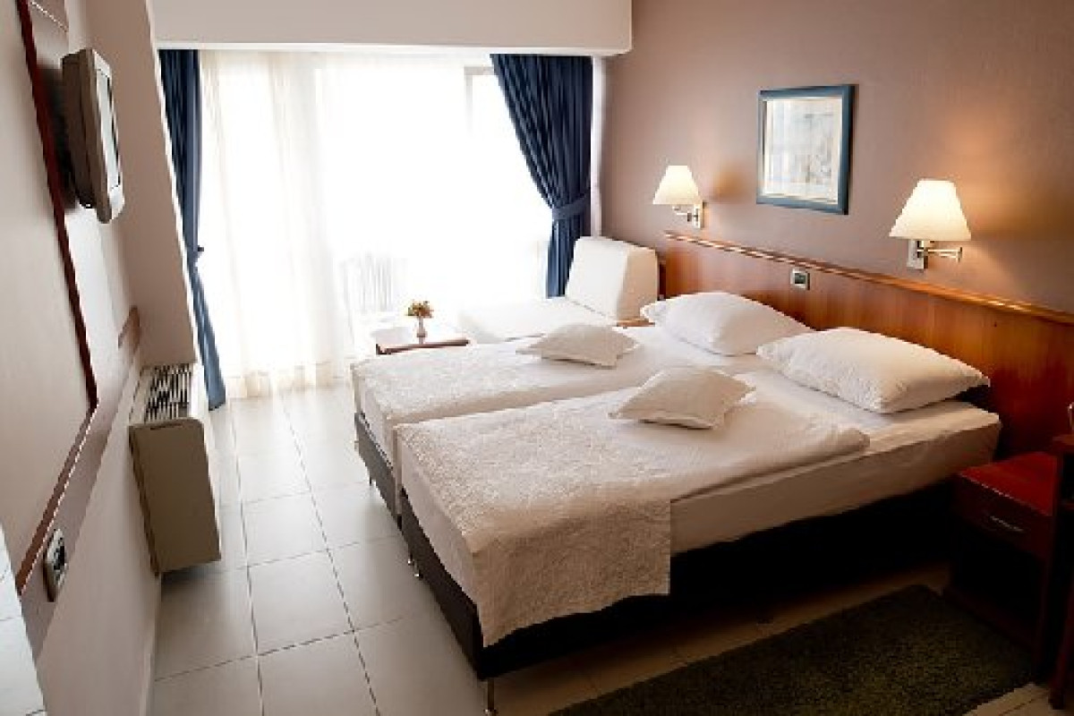Hotel Pinija (Petrcane)