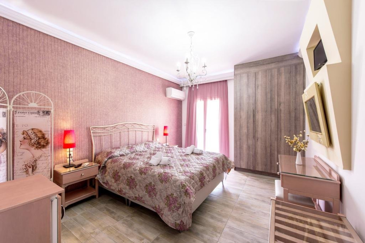 Pirofani Hotel (Lefkada Town)