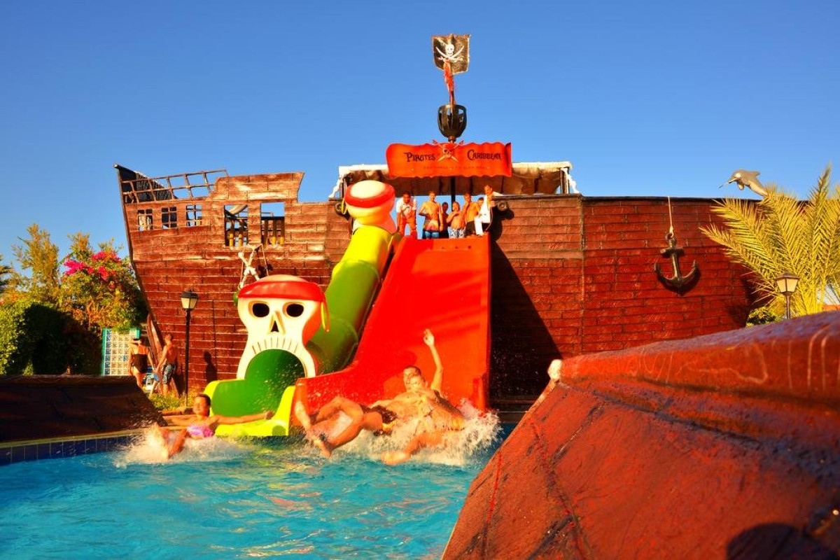 GOLDEN BEACH RESORT