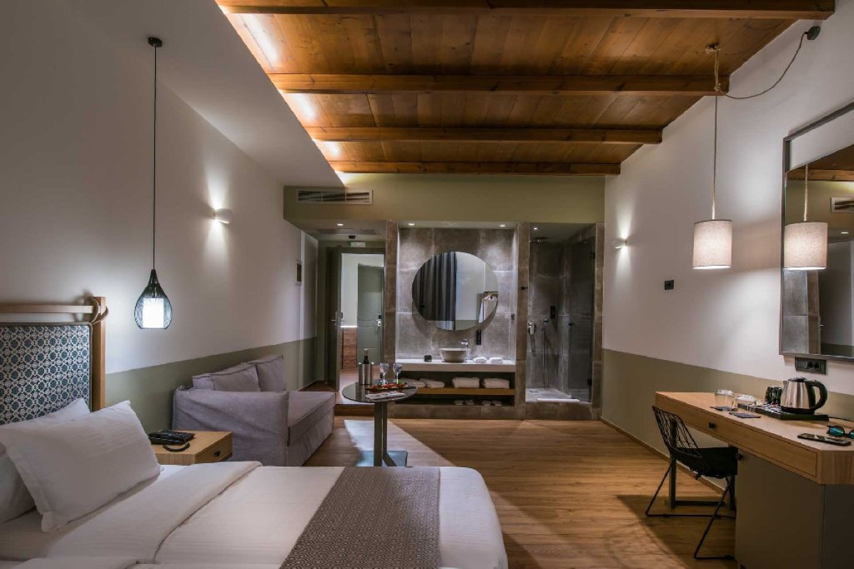 Petousis Hotel and Suites (Crete)