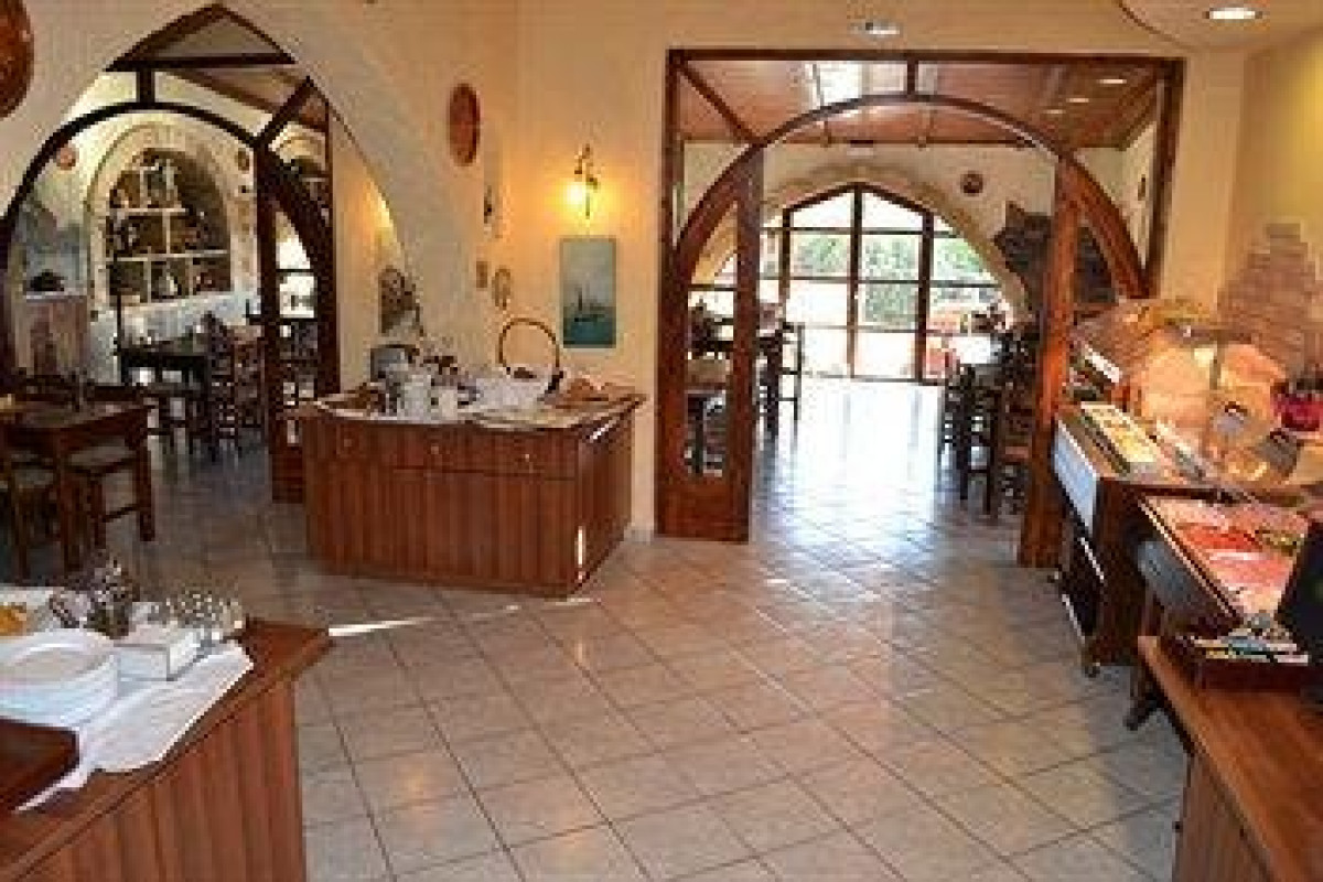 Erato Hotel (Gournes)