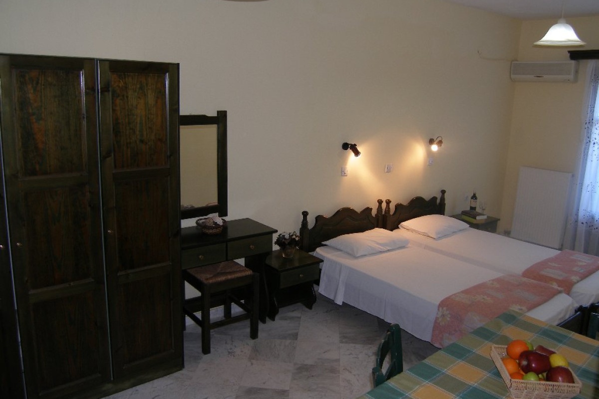 Elektra Apartments and Studios, Petra