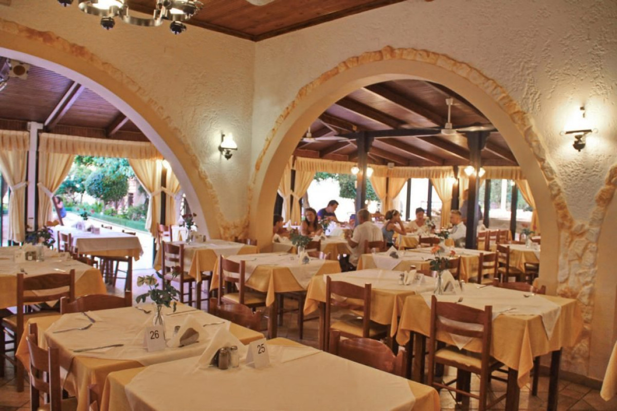 Despo Hotel (R)