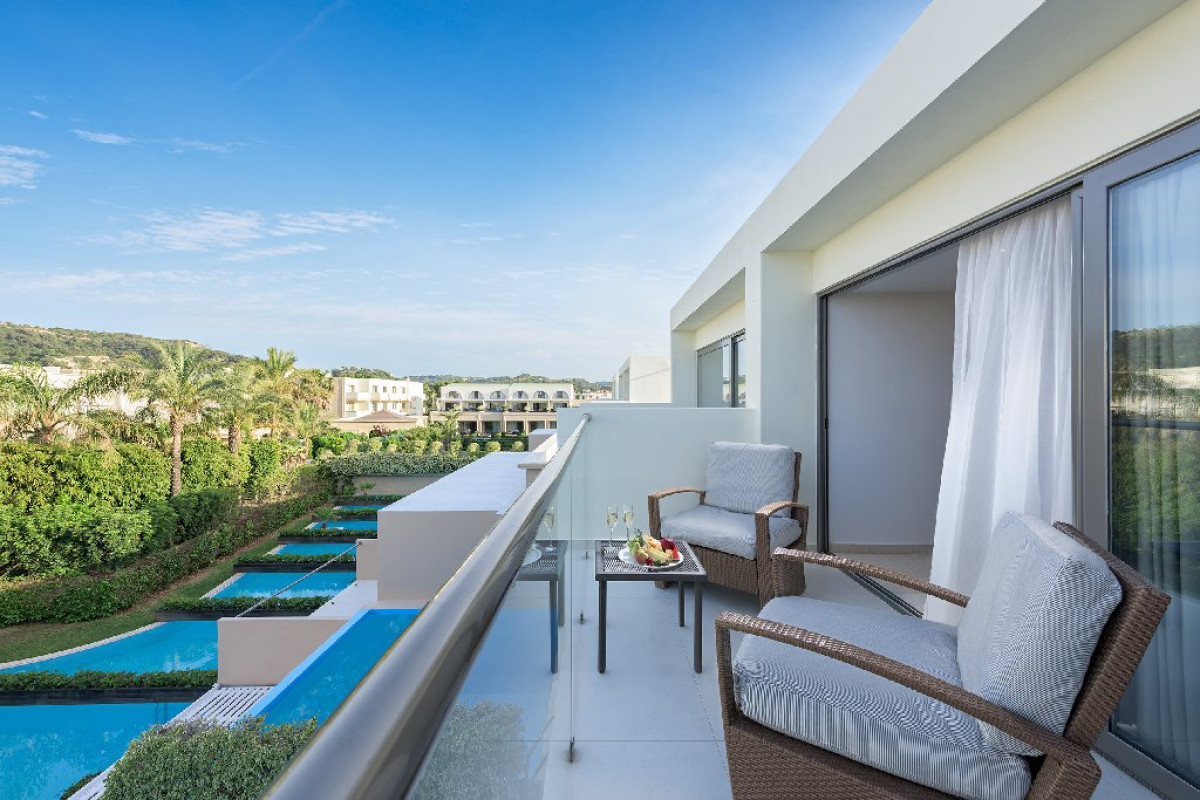 The Ixian All Suites - Adults Only 16+