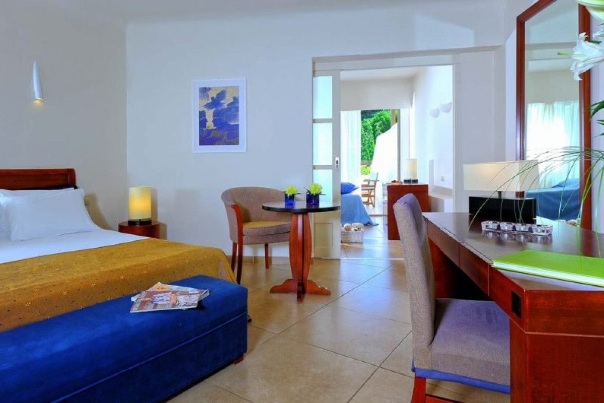 Apollonia Beach Resort and Spa (K)