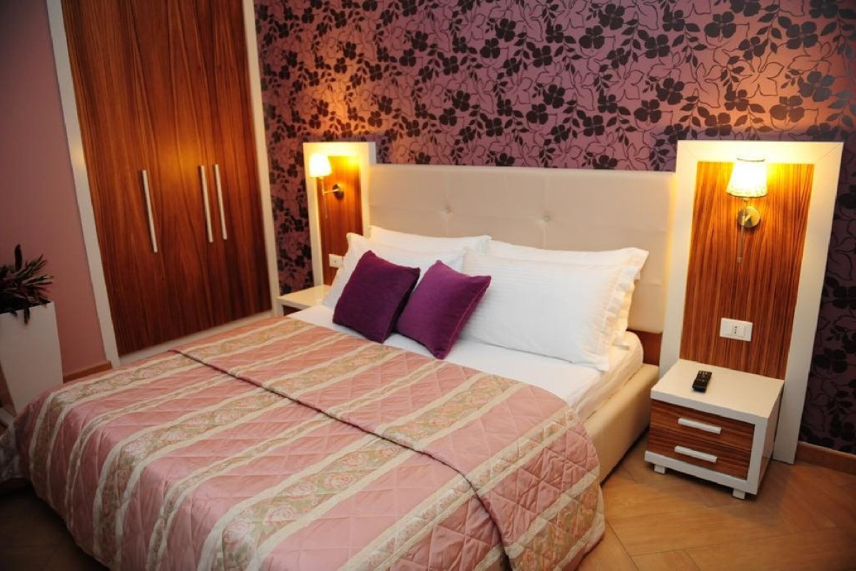 Gold Hotel (Vlore)