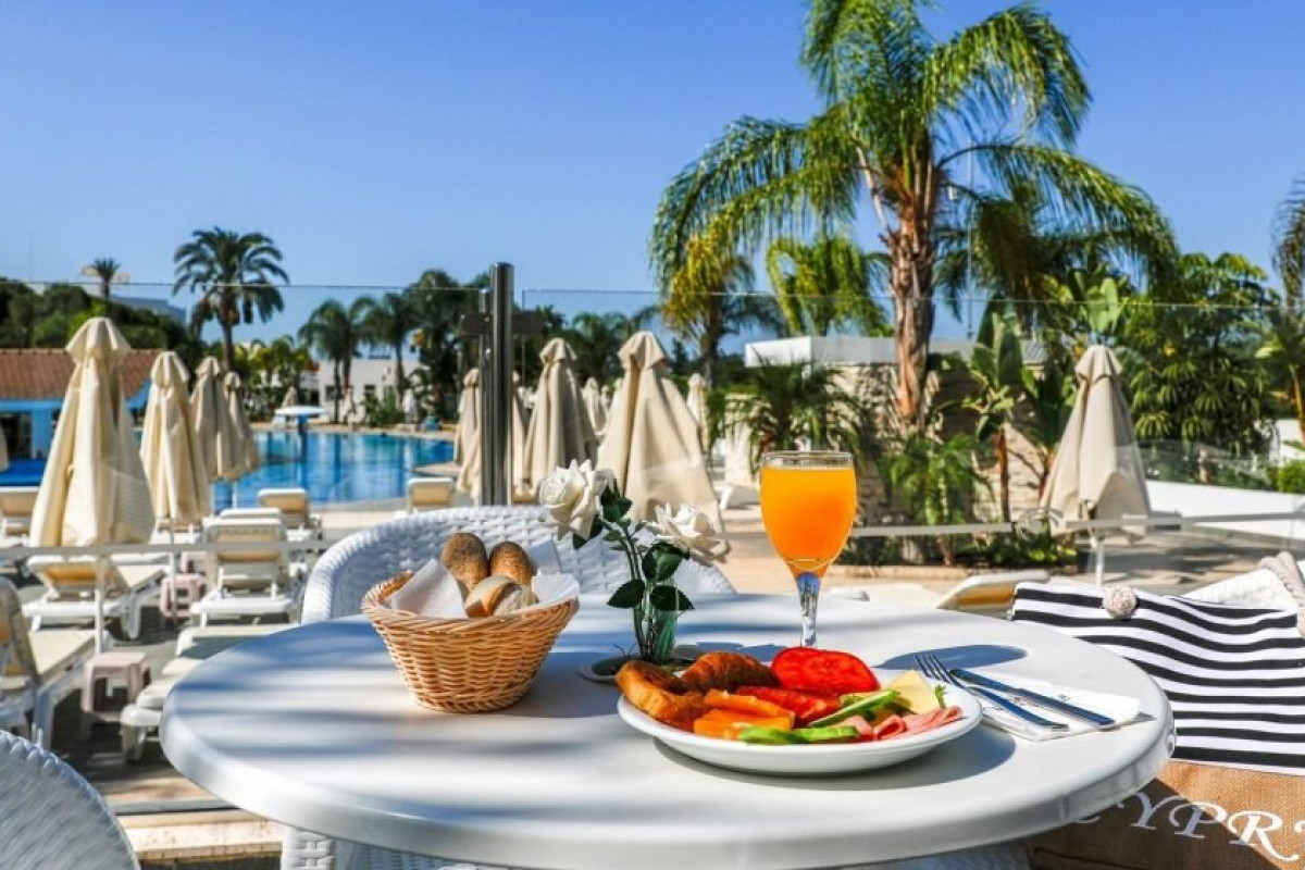 CHRISTOFINIA HOTEL
