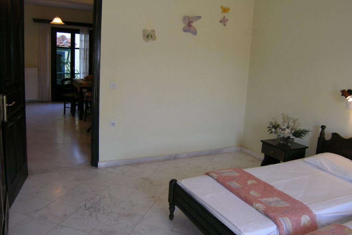 Elektra Apartments and Studios, Petra