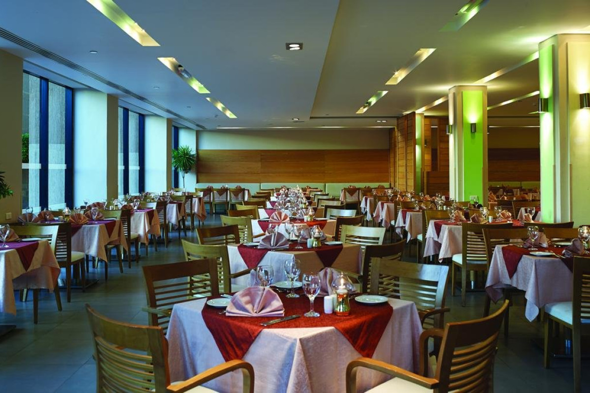 Coral Sea Aqua Club Resort