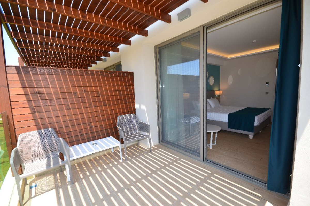 ALMYROS BEACH HOTEL (Acharavi) (C)