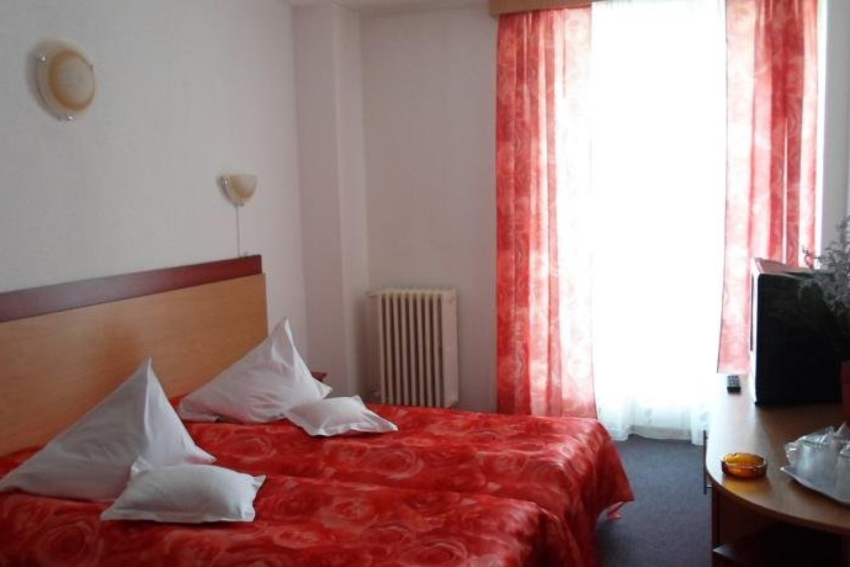 HOTEL INTUS