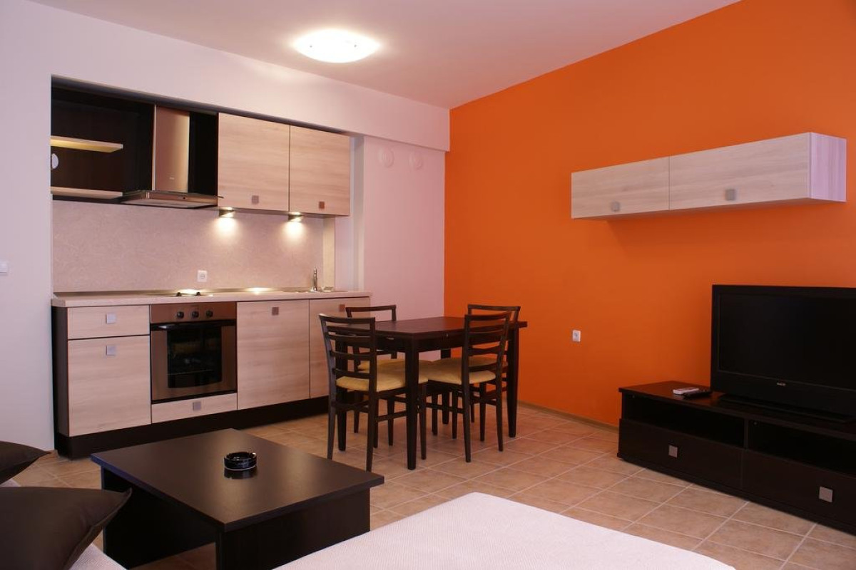 Royal Cove ApartHotel