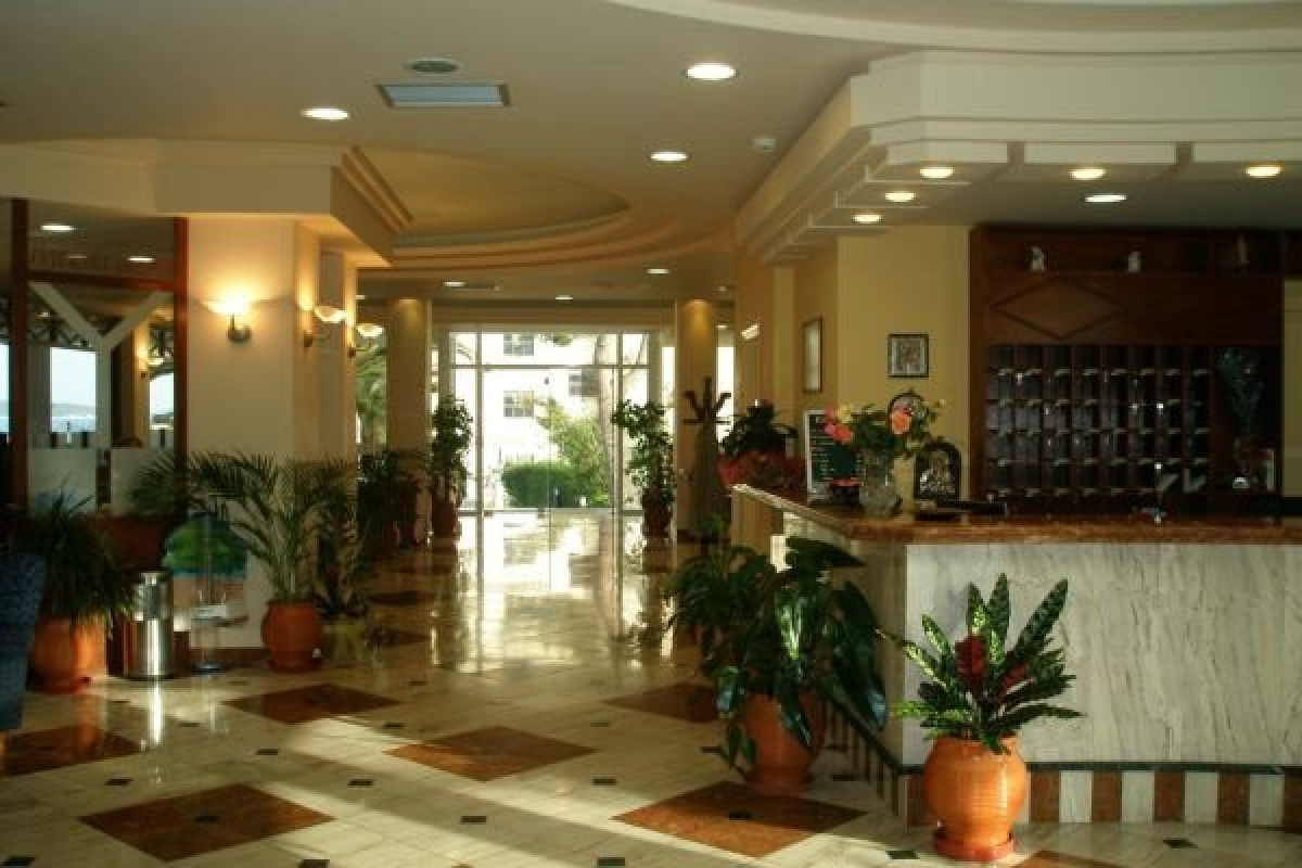 TOLON HOLIDAYS - TOLO