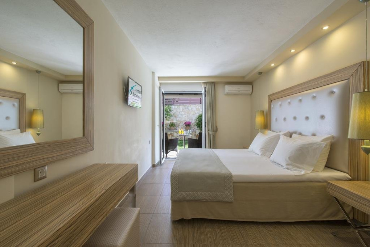 Albatros Hotel (Sivota)
