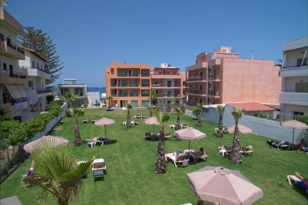 Palmera Beach (+16 years old)