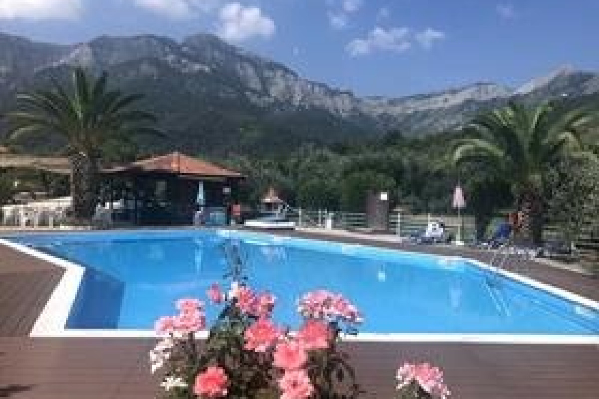 Achilion Hotel (Skala Potamias)