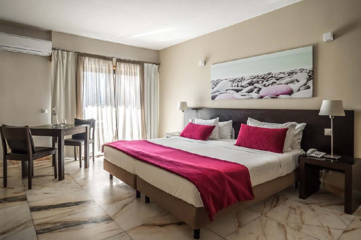 Topazio Mar Beach Hotel and Apartments
