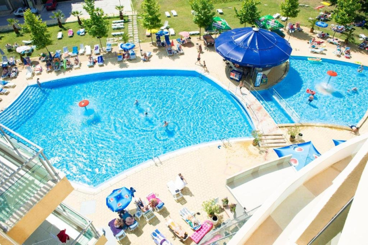 IVANA PALACE