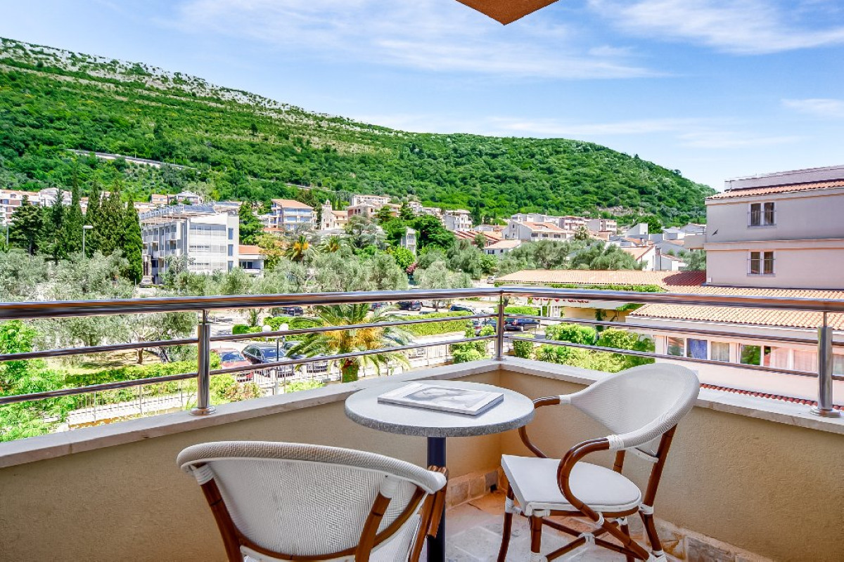 PALAS HOTEL (R)
