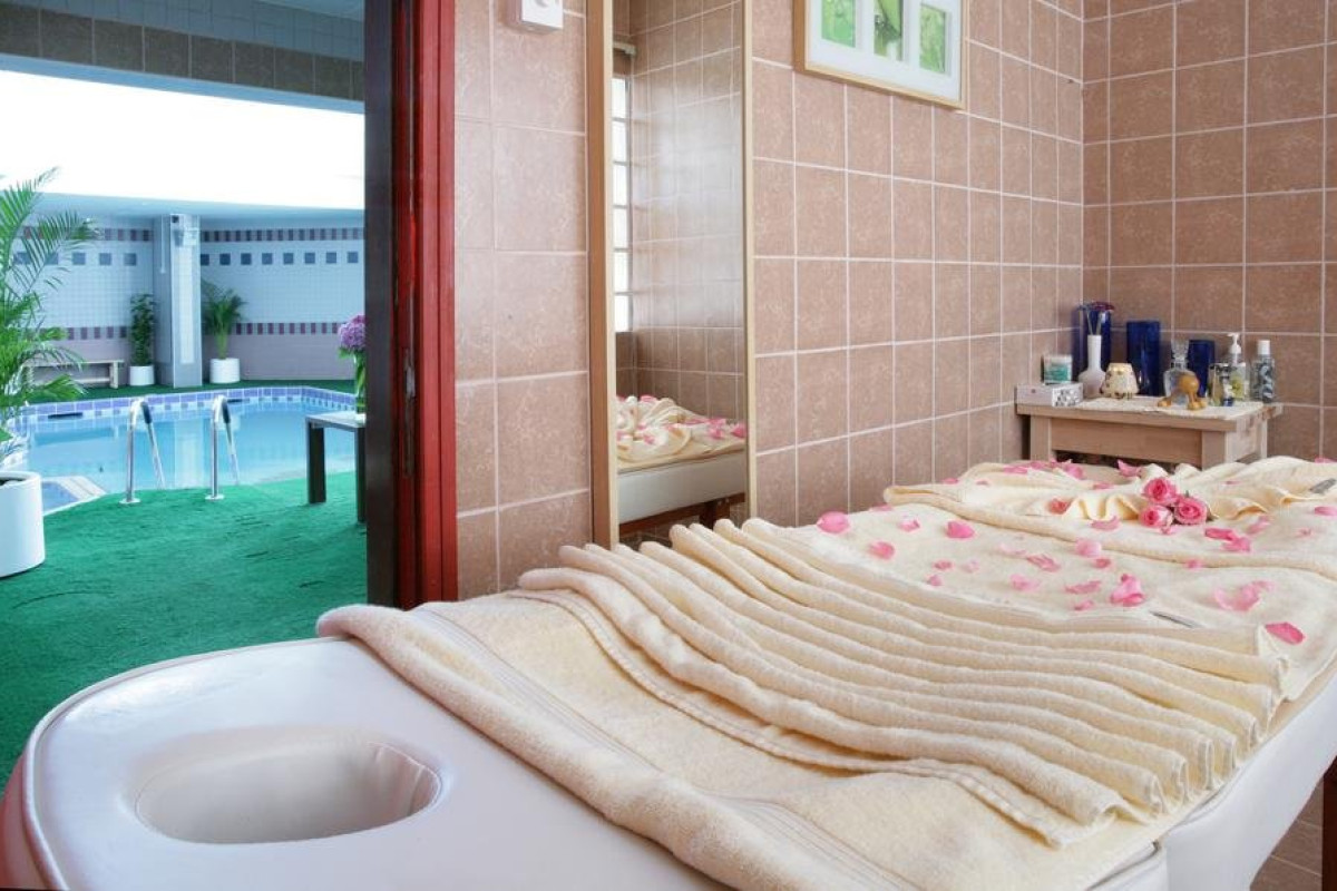 Ramada Beach Hotel Ajman