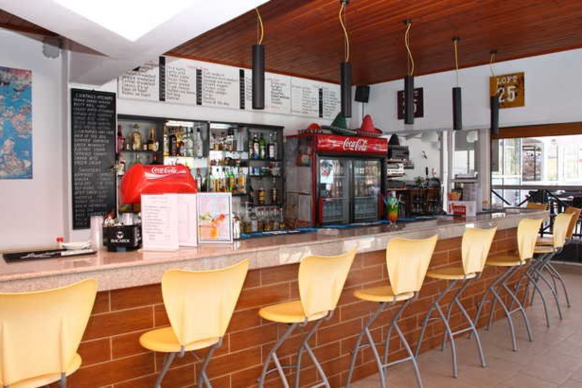 Happy Days Studios and Apartments (Malia)