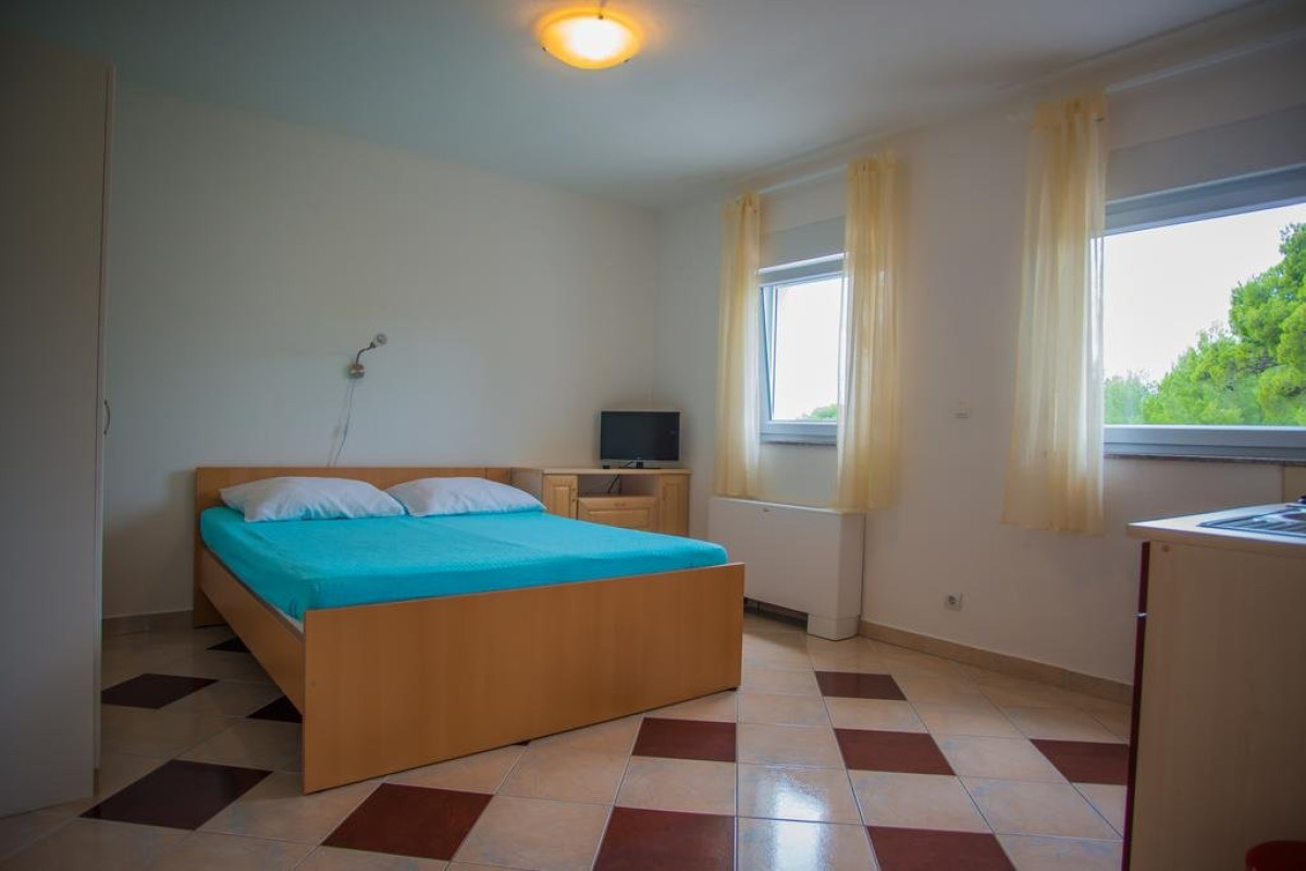 Apartments Nina (Promajna)