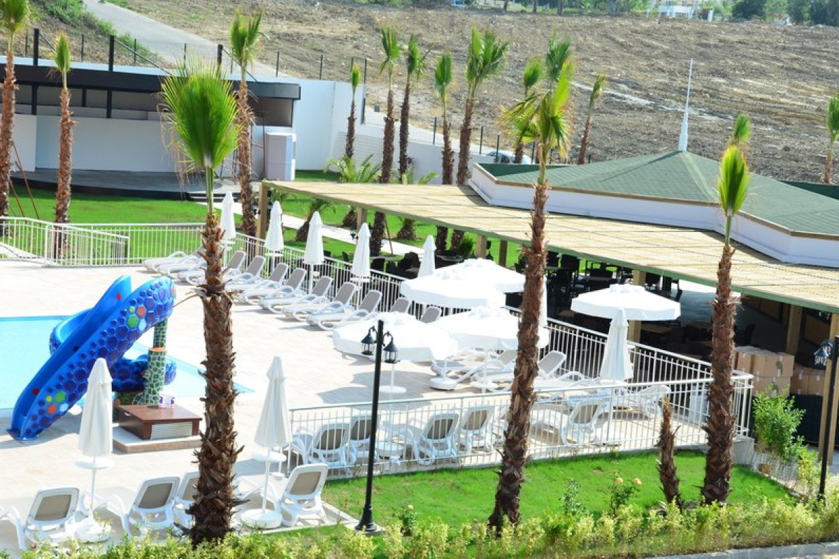 CLUB SIDE COAST HOTEL