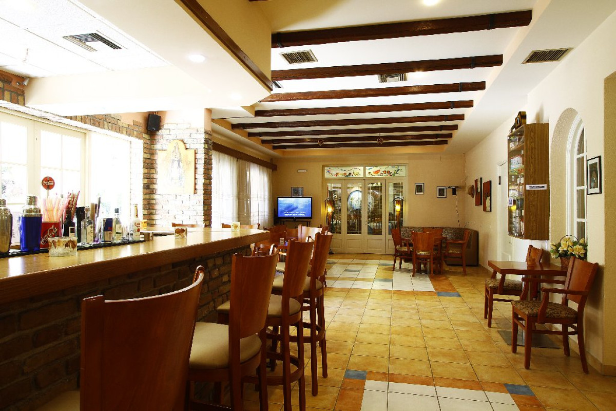 BINTZAN INN HOTEL (Perama) (C)