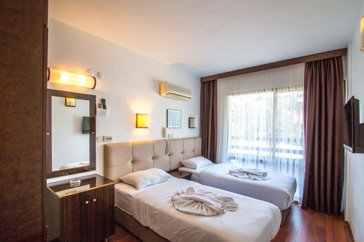 SUNDAY BEACH HOTEL