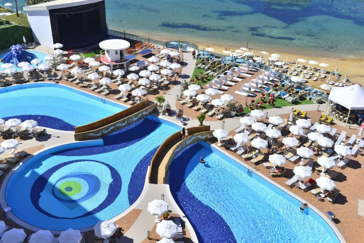 AZURA DELUXE RESORT AND SPA
