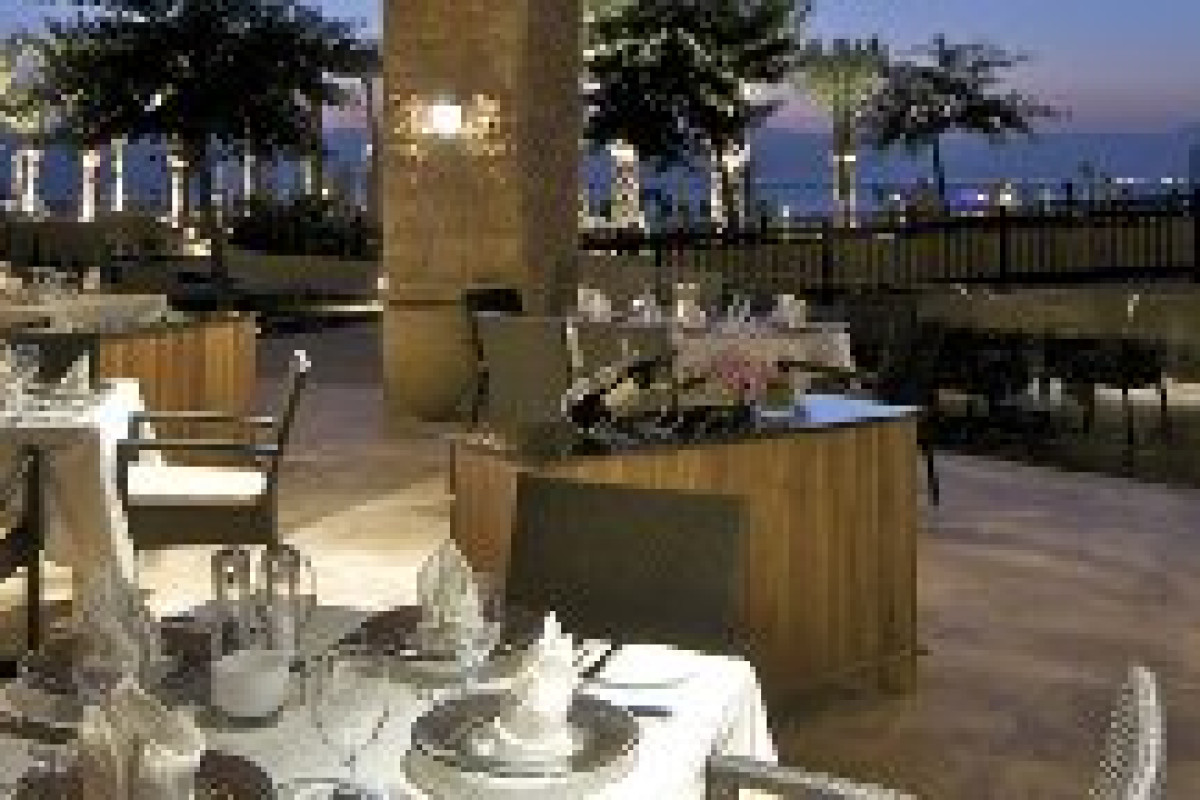Moevenpick Resort Tala Bay