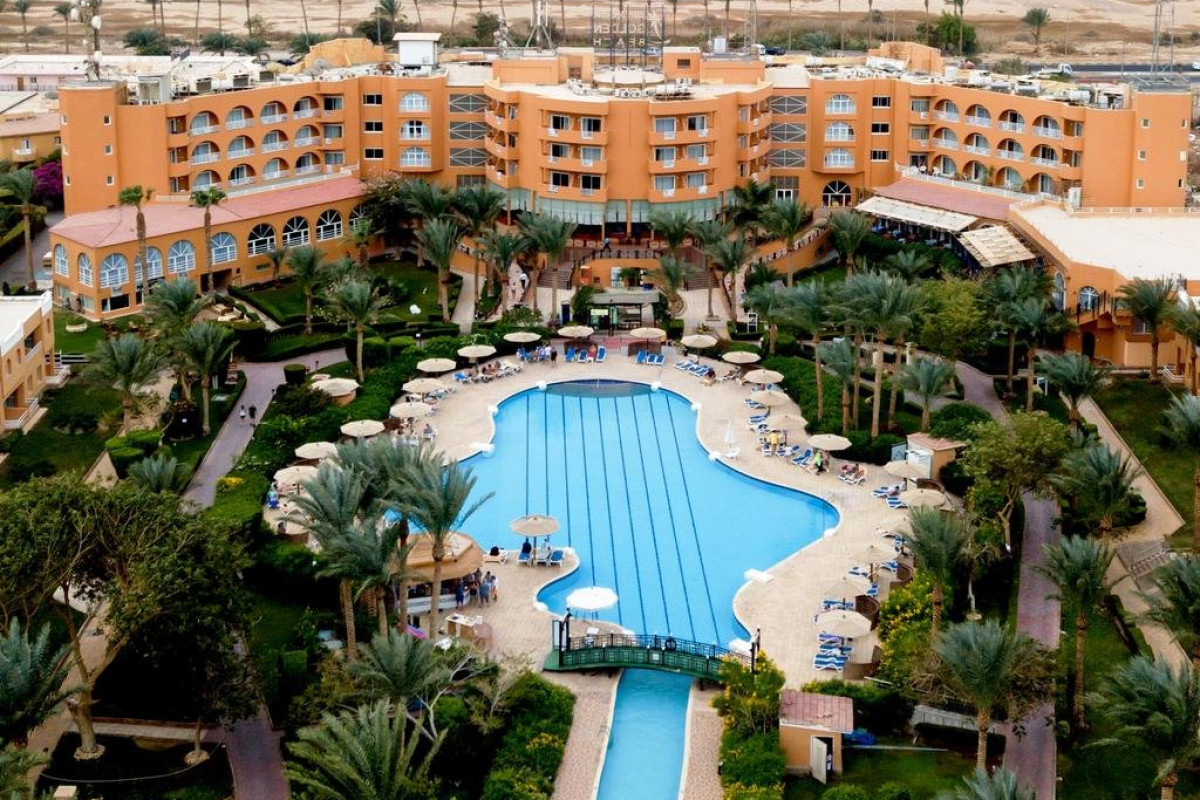 GOLDEN BEACH RESORT