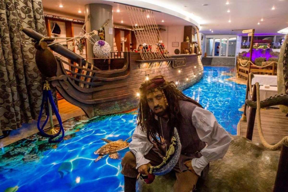 HOTEL PIRATES RESORT.