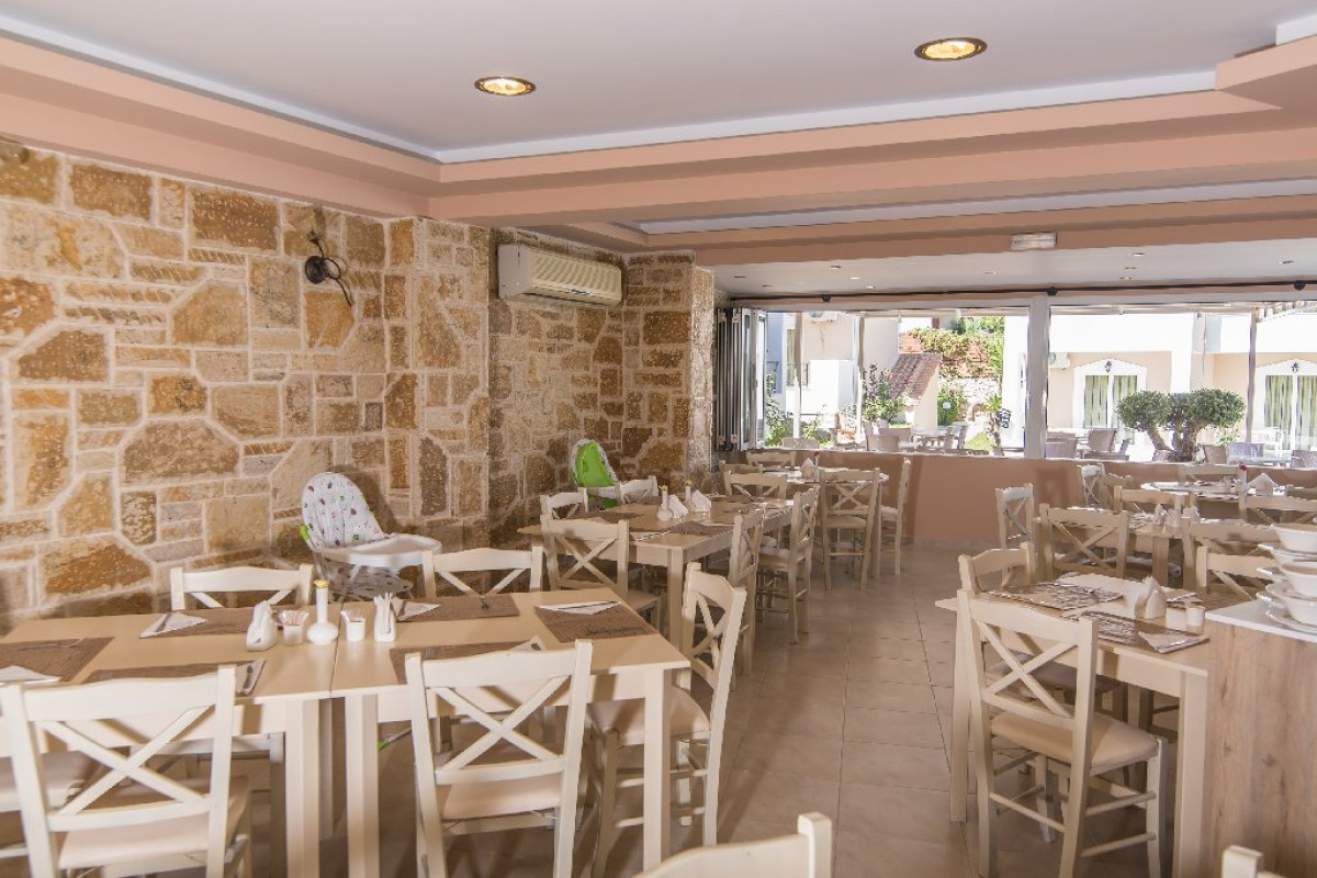 Maistrali Hotel (Tragaki )