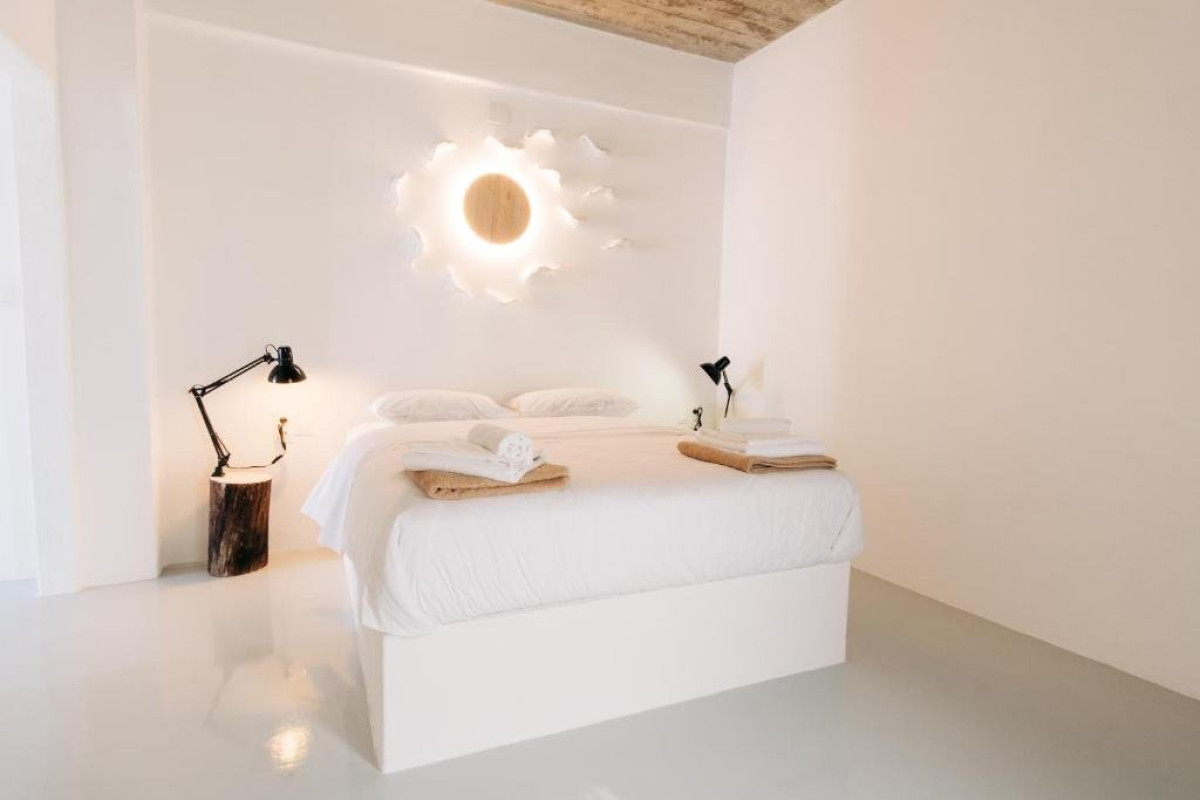 Mesanto Luxury Suites (Megalochori Santorini)