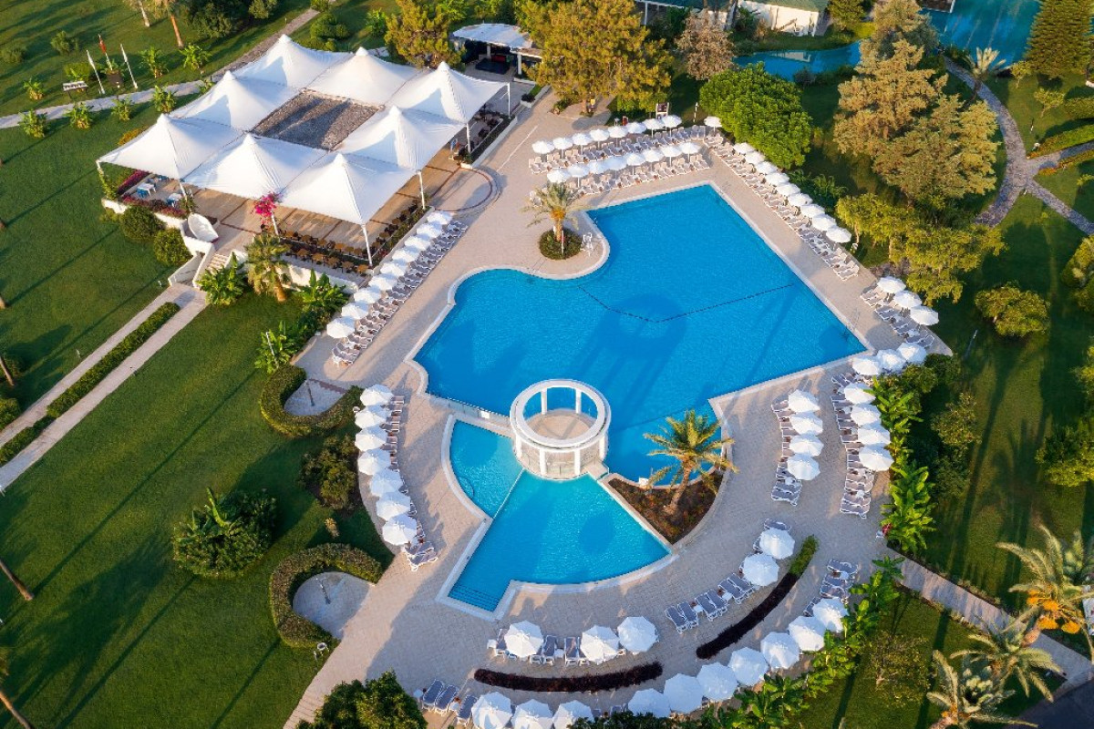 MIRAGE PARK RESORT