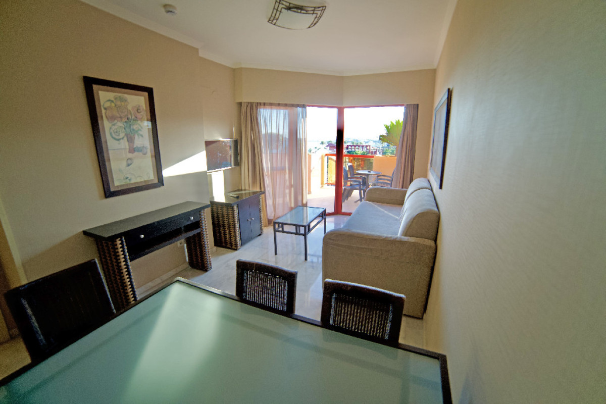 HOLIDAY WORLD VILLAGE HOTEL