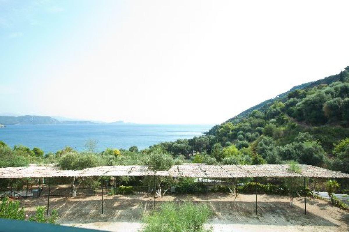 Lichnos Bay Village Hotel