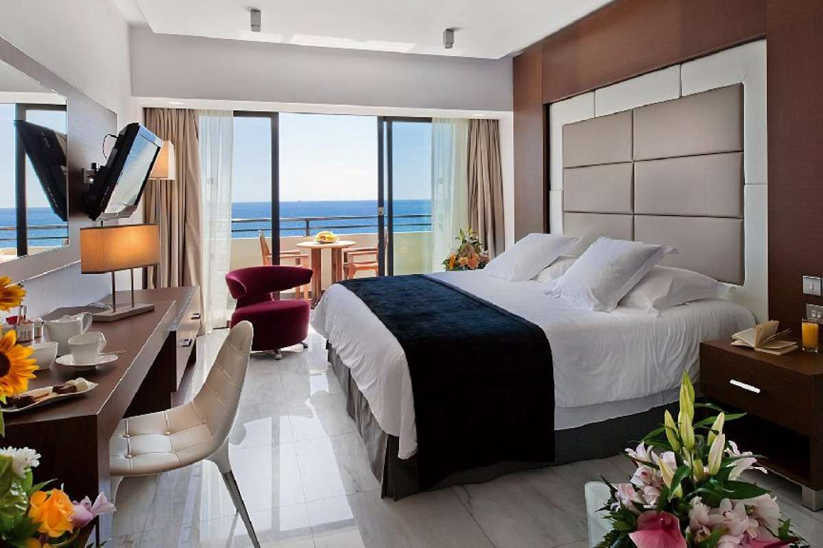Amathus Beach