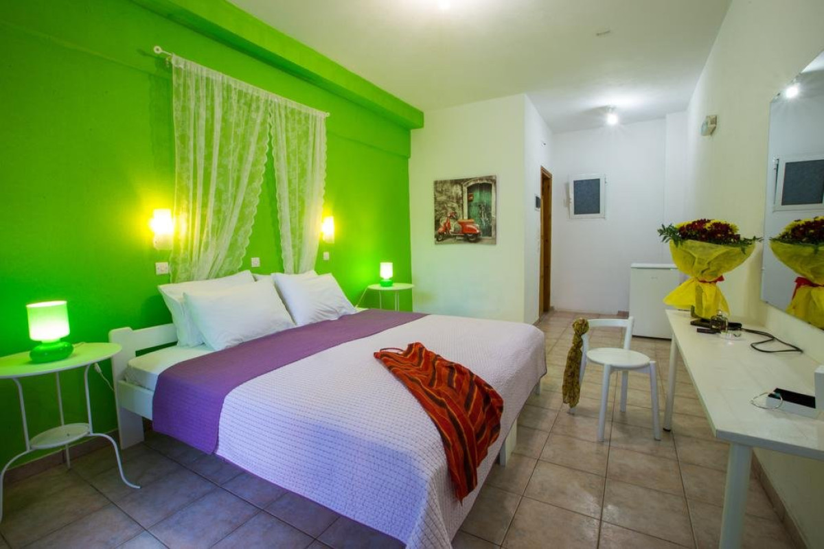Iliada (Perivolos - Santorini)