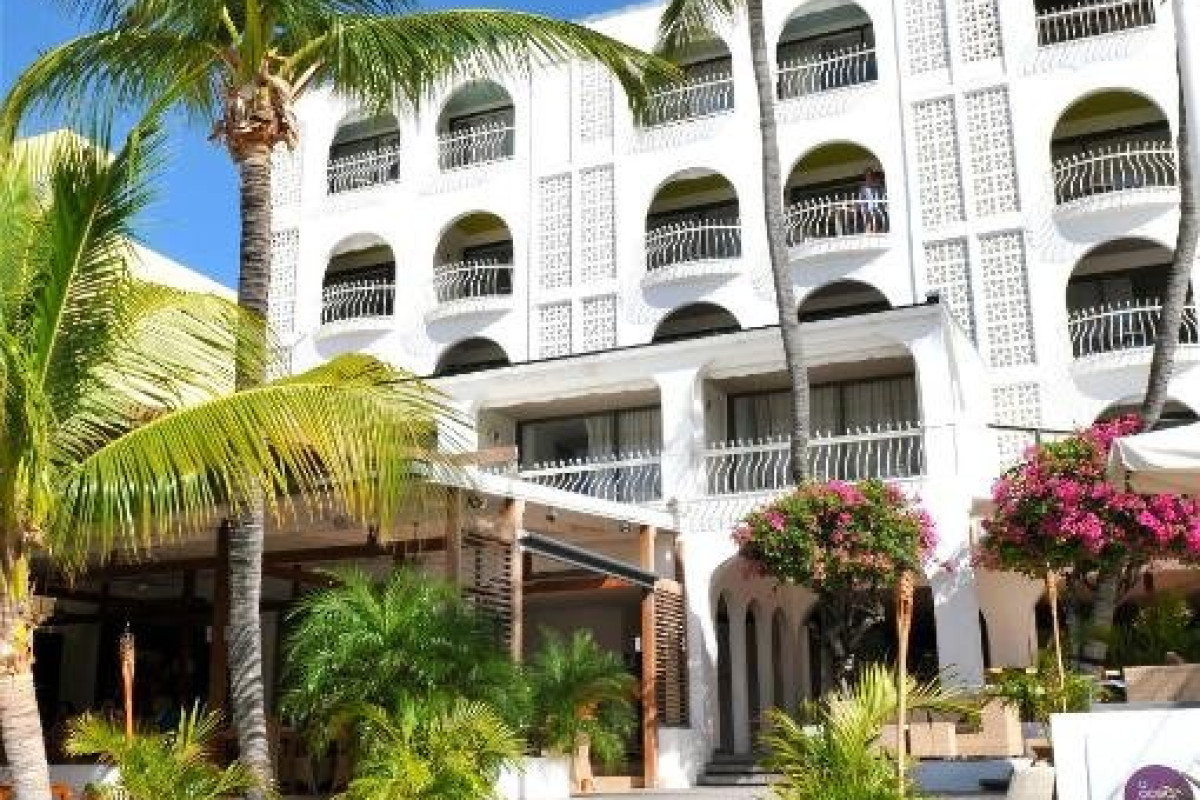Holland House Beach Hotel