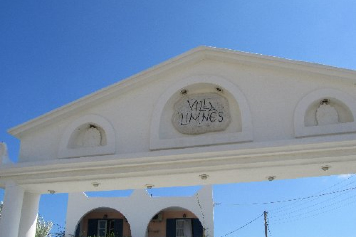 Limnes Villa