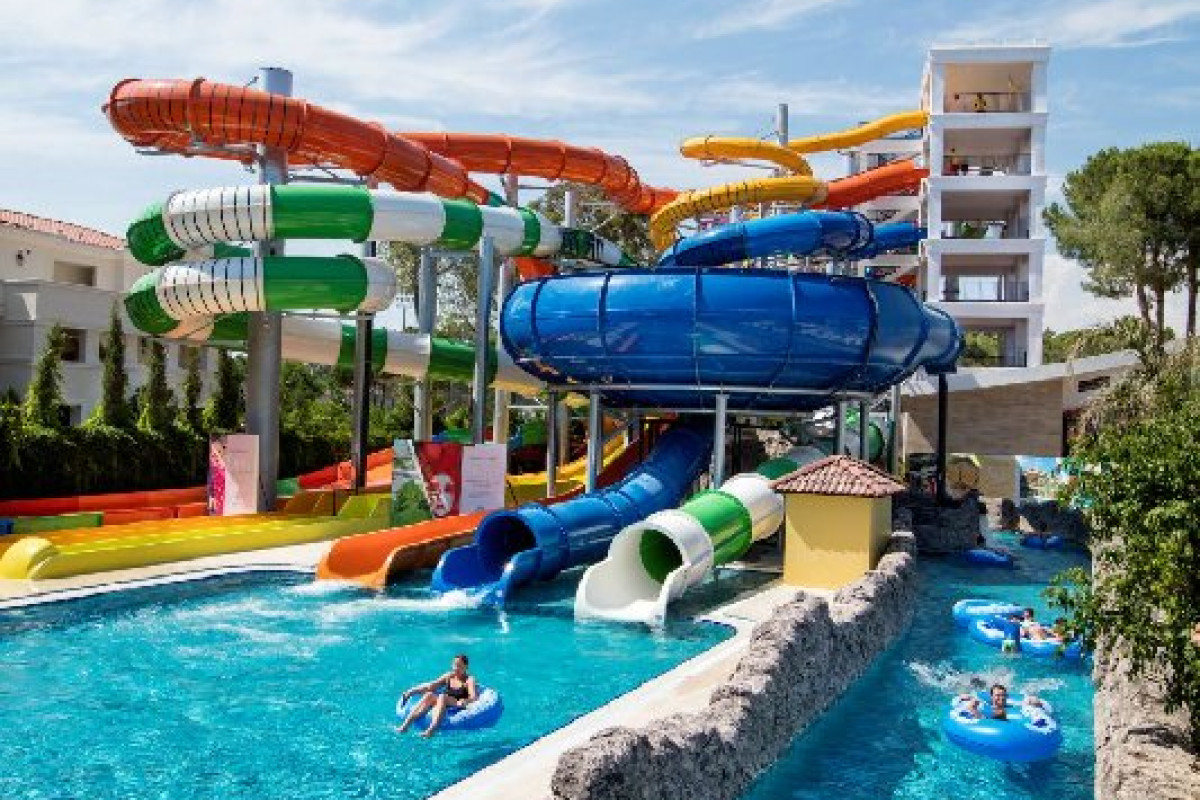 SELECTUM LUXURY RESORT