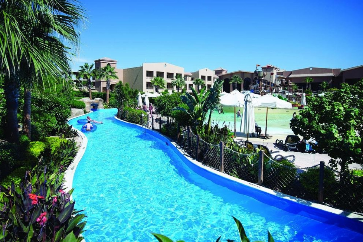 Coral Sea Aqua Club Resort