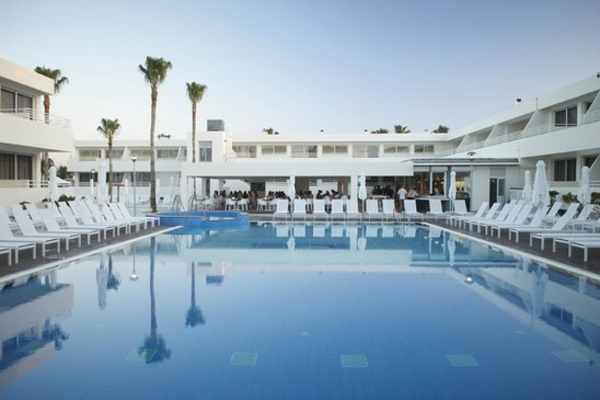 MELPO ANTIA SUITES