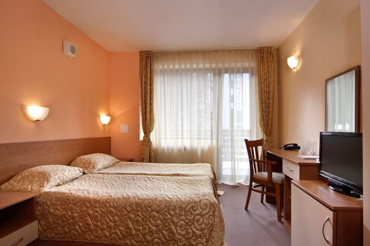 FLORA HOTEL