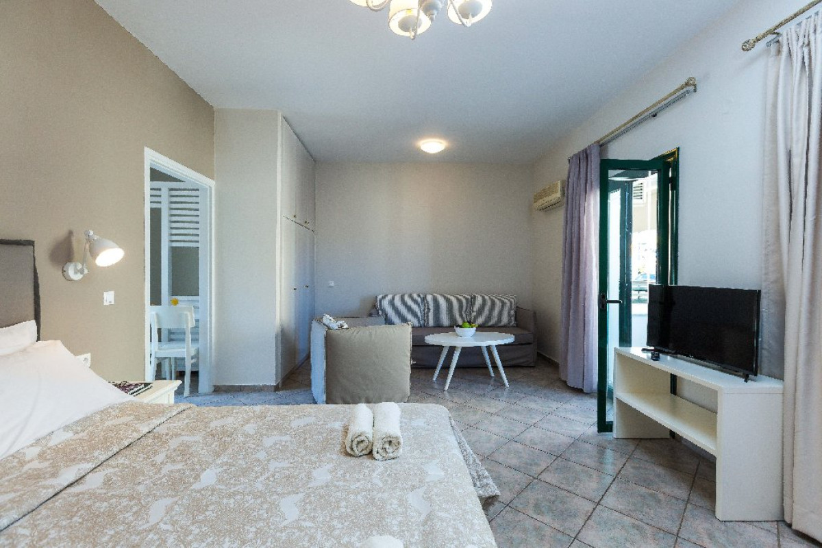 Manos Palace (K)