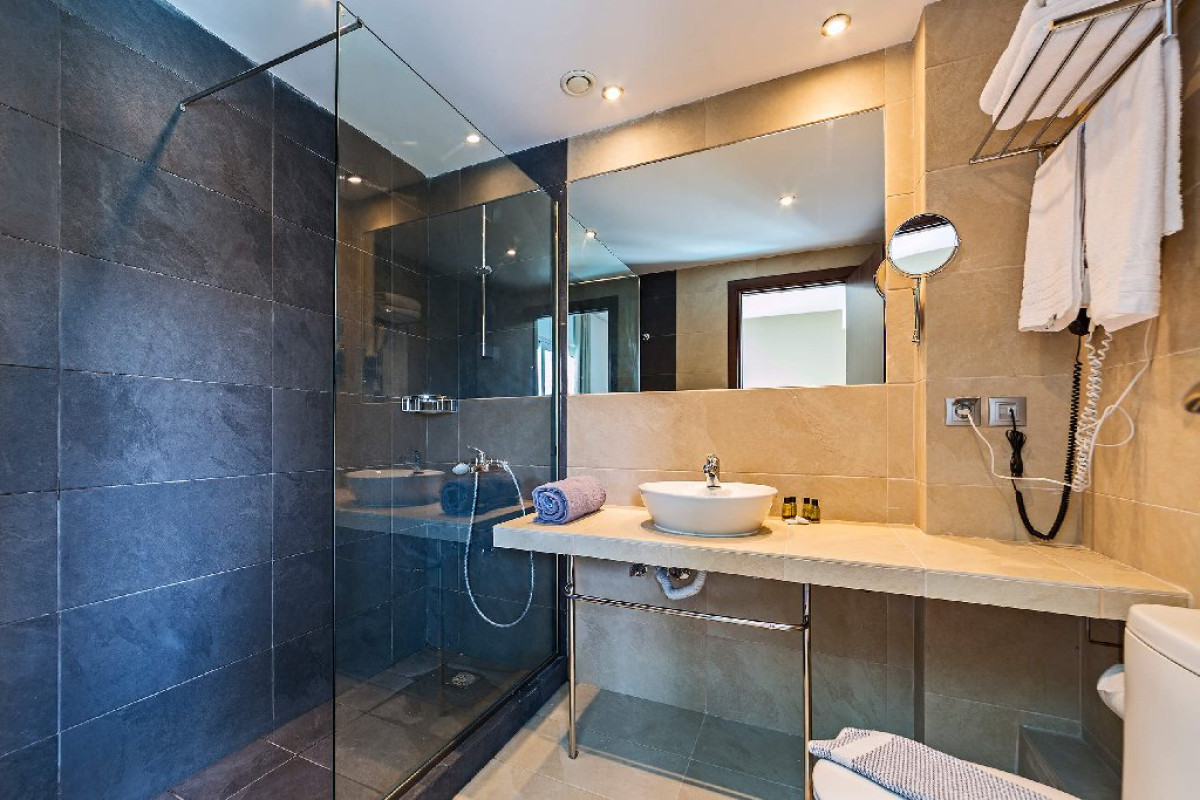 White Olive Premium Hotel (Laganas)